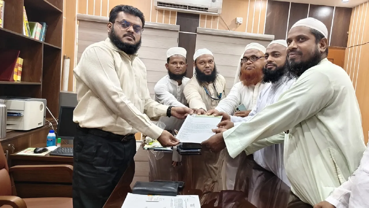 ব্রাহ্মণবাড়িয়ায় ইমাম ও মুয়াজ্জিনের মুক্তির দাবিতে স্মারকলিপি