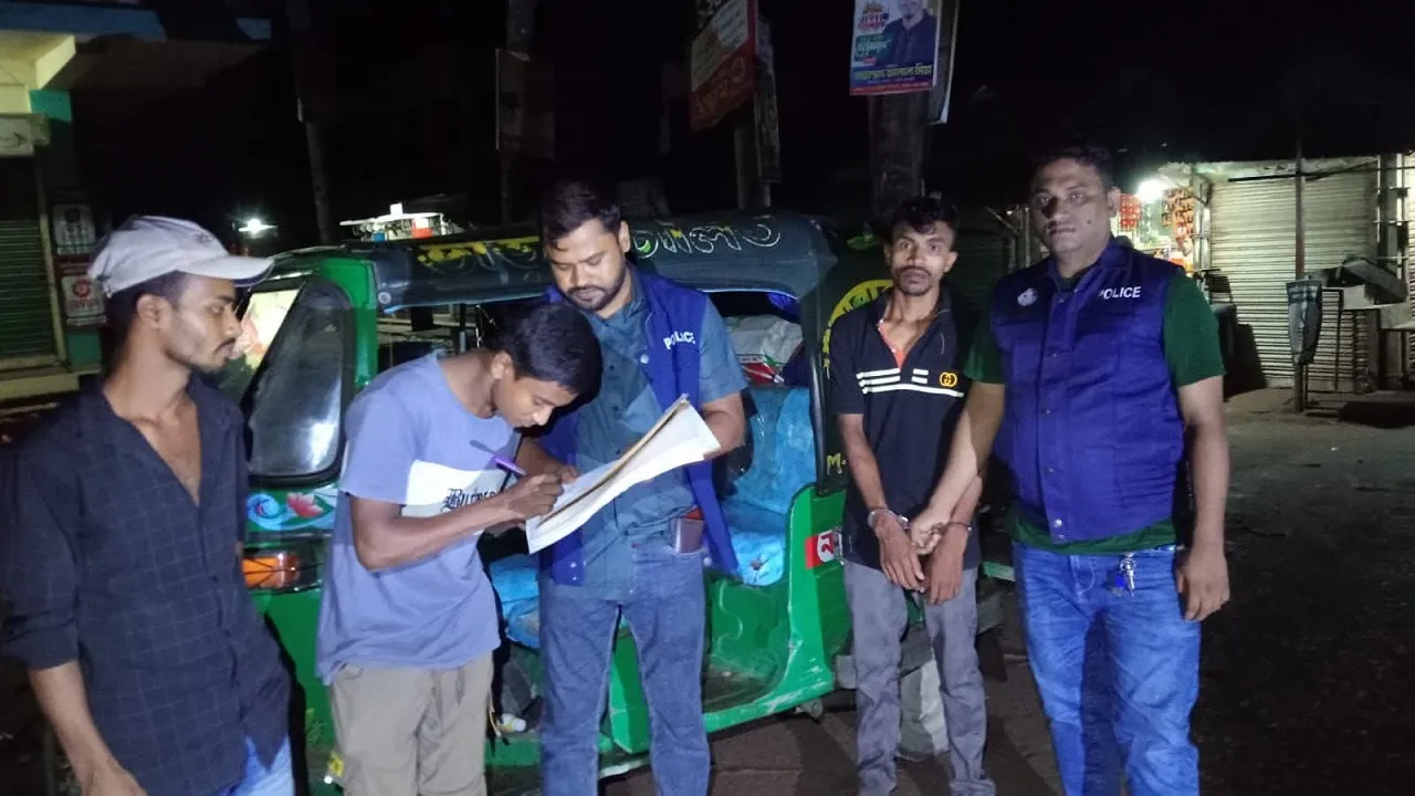 ব্রাহ্মণপাড়ায় পুলিশের অভিযানে ১২ কেজি গাঁজাসহ মাদক কারবারি গ্রেফতার