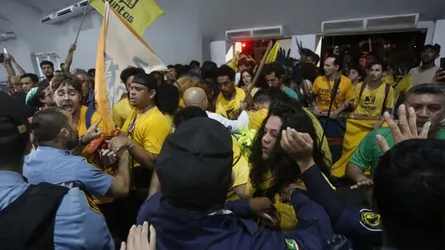 কপ৩০ সম্মেলনে নিরাপত্তা বাহিনীর সাথে বিক্ষোভকারীদের সংঘর্ষ