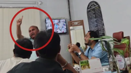 ভূঞাপুরে স্বাস্থ্য কর্মকর্তার সামনে জলাতঙ্কের টিকা না দেয়ার ঘোষণা