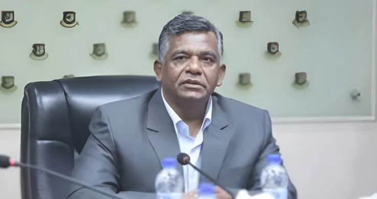 দেশ ছাড়ার কথা জানালেন বিসিবি সভাপতি আমিনুল
