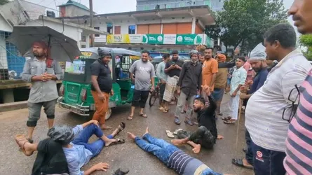 বুড়িচংয়ে চালকদের সড়ক অবরোধ, এমপির আশ্বাসে প্রত্যাহার