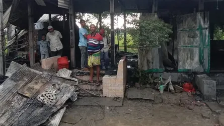 বুড়িচংয়ে আগুনে পুড়ে গেছে ২ বসতঘর