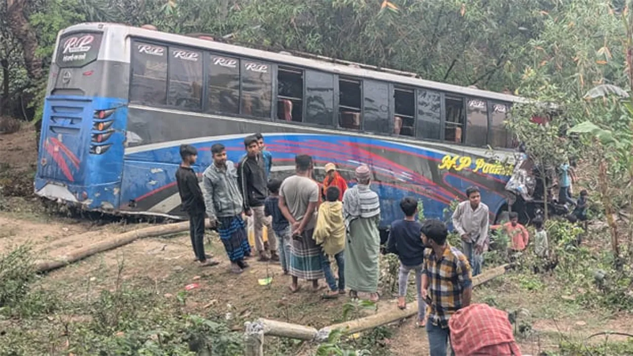 গুরুদাসপুরে সড়ক দুর্ঘটনায় সেনা সদস্য নিহত
