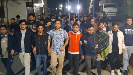 হাদির ওপর হামলার প্রতিবাদে বুটেক্স শিক্ষার্থীদের বিক্ষোভ মিছিল