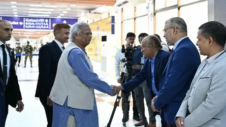 রোম সফর শেষে দেশে ফিরলেন প্রধান উপদেষ্টা