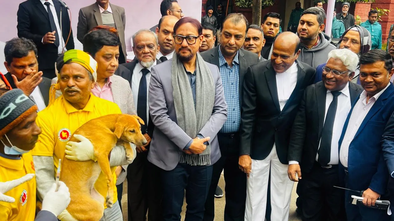 চট্টগ্রামে ১৫ হাজার কুকুরকে ভ্যাকসিন দেয়া হবে : মেয়র