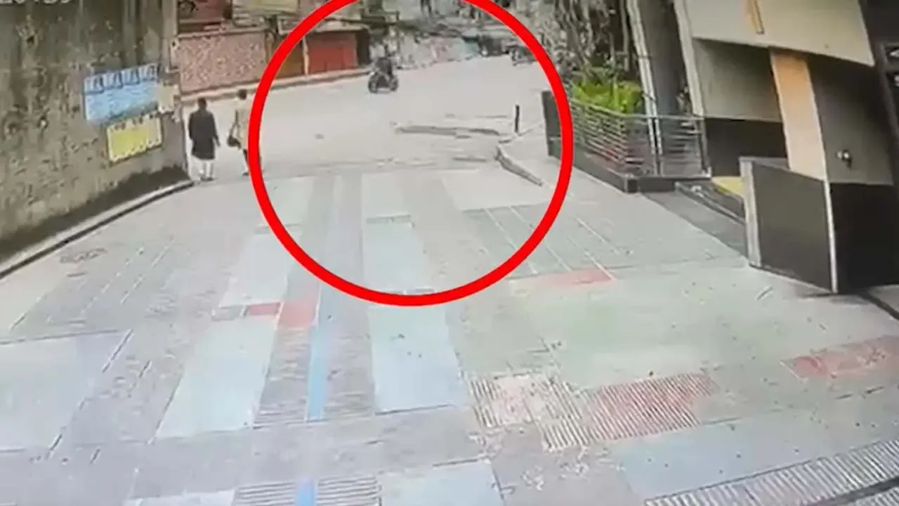 সিসিটিভি ফুটেজে যা দেখা গেল