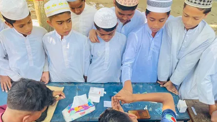 চৌদ্দগ্রামে শিক্ষার্থীদের বিনামূল্যে রক্তের গ্রুপ নির্ণয়