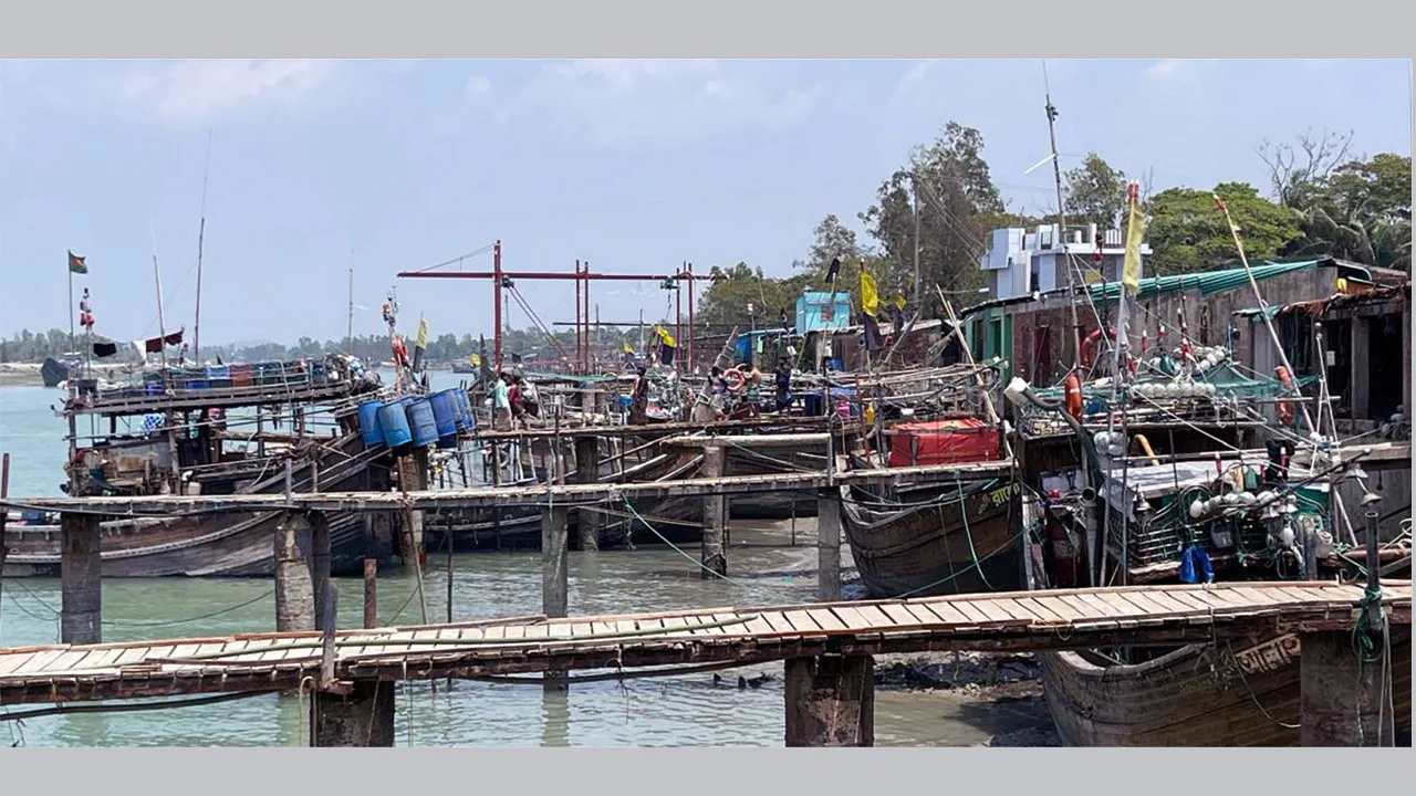 মঙ্গলবার মধ্যরাত থেকে বলবৎ হচ্ছে ৫৮ দিনের মাছ ধরায় নিষেধাজ্ঞা