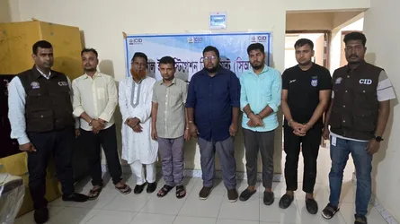 প্রক্সি পরীক্ষা : সুপারিশপ্রাপ্ত বিসিএস কর্মকর্তাসহ ৩ সরকারি চাকরিজীবী গ্রেফতার