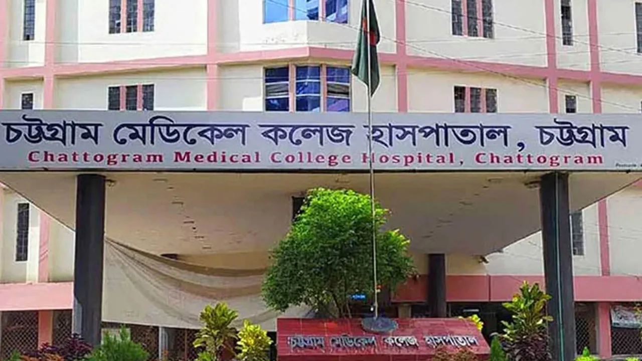 ফেনীতে পিকআপ চালককে গলা কেটে টাকা ছিনতাই