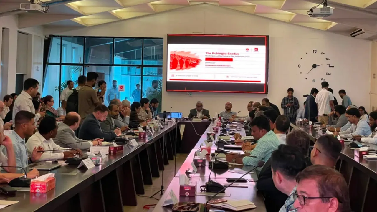 রোহিঙ্গাদের সম্মানজনক টেকসই প্রত্যাবাসনই বর্তমান সরকারের লক্ষ্য