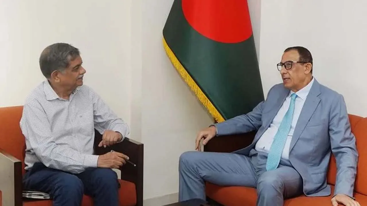শিক্ষা উপদেষ্টার সাথে ফিলিস্তিনের রাষ্ট্রদূতের সাক্ষাৎ