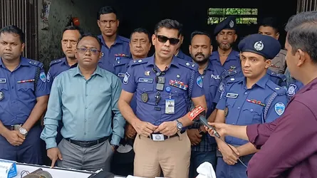 বাহিরে ওয়ার্কশপ ভেতরে অস্ত্রকারখানা, অভিযানে গ্রেফতার ২