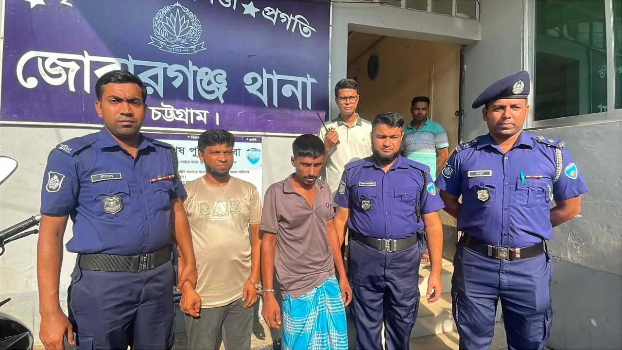 মিরসরাইয়ে চুরির হওয়া ১২ টন রড উদ্ধার, গ্রেফতার ৩