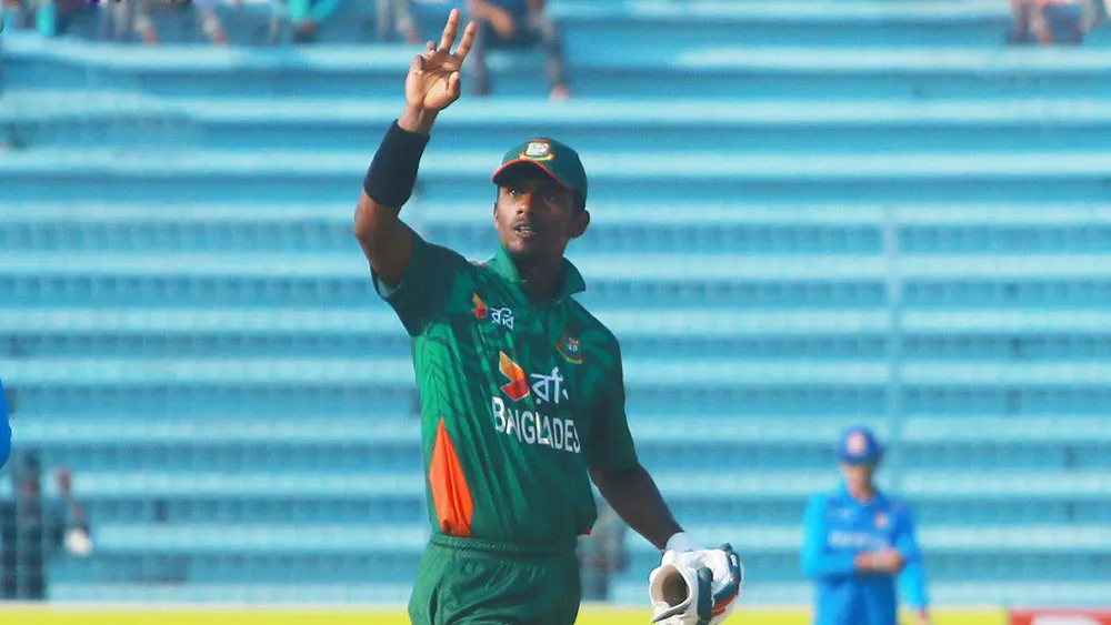 আজিজুলের দুর্দান্ত সেঞ্চুরিতে সিরিজ সমতায় শেষ করল বাংলাদেশ
