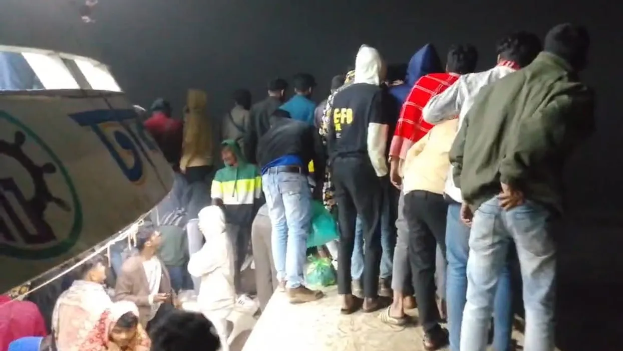 মেঘনায় লঞ্চ-বাল্কহেড সংঘর্ষ, প্রাণে বাঁচলেন সহস্রাধিক যাত্রী