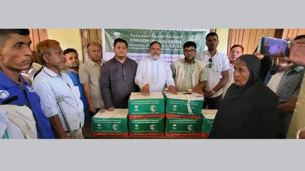 চকরিয়ায় ফাঁসিয়াখালী ও কৈয়ারবিলে বন্যাদুর্গতদের মাঝে খাদ্যসামগ্রী বিতরণ করল আইএসডিই