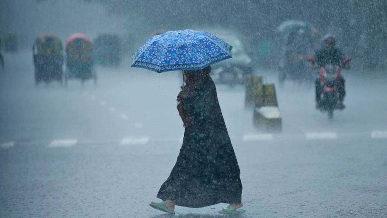 Chance-of-rain-and-thunderstorms-in-Dhaka