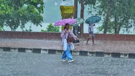 ঢাকায় দুপুরের মধ্যে বজ্রবৃষ্টির পূর্বাভাস