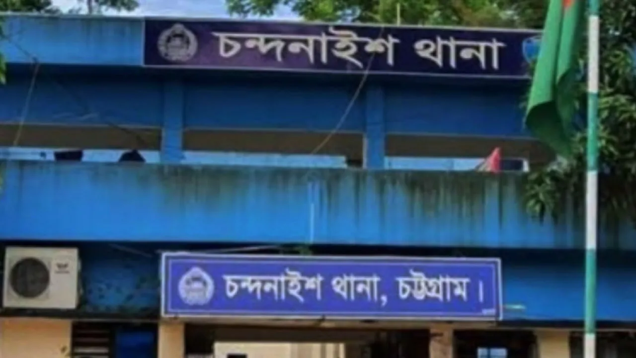 সৎ বাবাকে ছুরিকাঘাত করে পালিয়ে গেল ছেলে, মা আটক