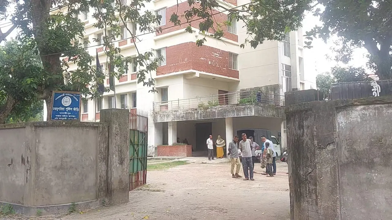 মাদারীপুরে কার্যক্রম নিষিদ্ধ আওয়ামী লীগের এক সভাপতিসহ গ্রেফতার ৮