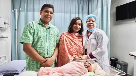 অপরিণত জন্ম : দুই মাসের লড়াই শেষে বাবা-মায়ের কোলে চারুমতি
