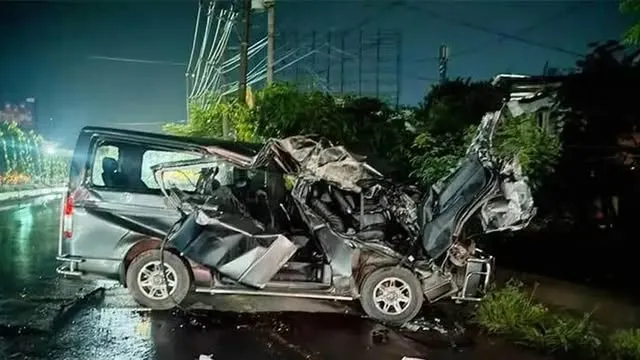 চট্টগ্রামে বিয়ের অনুষ্ঠান শেষে ফেরার পথে সড়ক দুর্ঘটনায় নিহত ৪