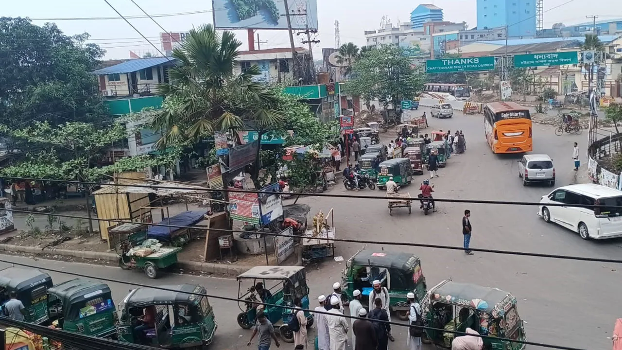 কর্ণফুলীতে তেল সঙ্কটের অজুহাতে দ্বিগুণ ভাড়া আদায়