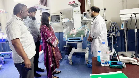 পলিথিনে মোড়ানো অবস্থায় নবজাতক উদ্ধার, ইউএনও’র উদ্যোগে চমেকে ভর্তি