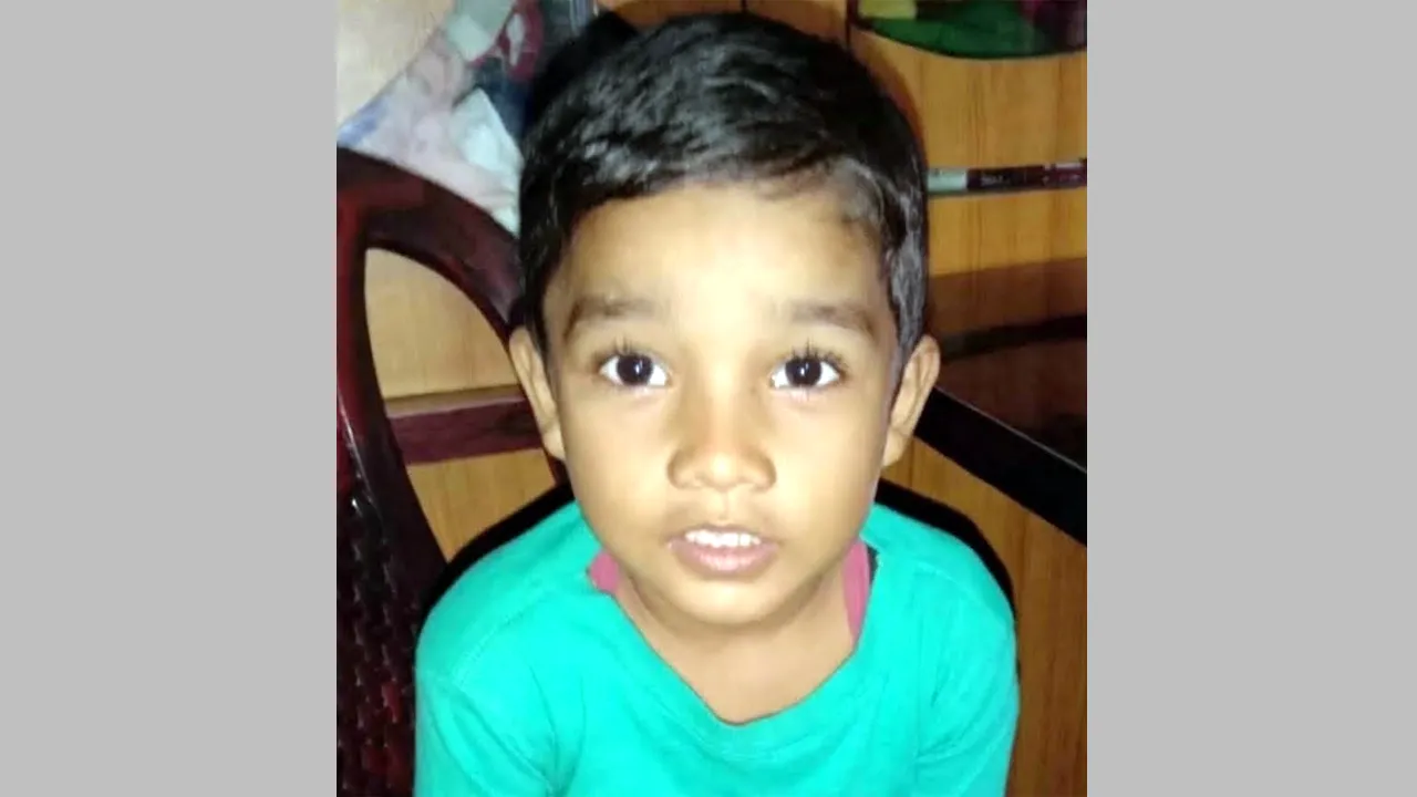 ফটিকছড়িতে বাবার ট্রাক্টরের নিচে চাপা পড়ে শিশু নিহত