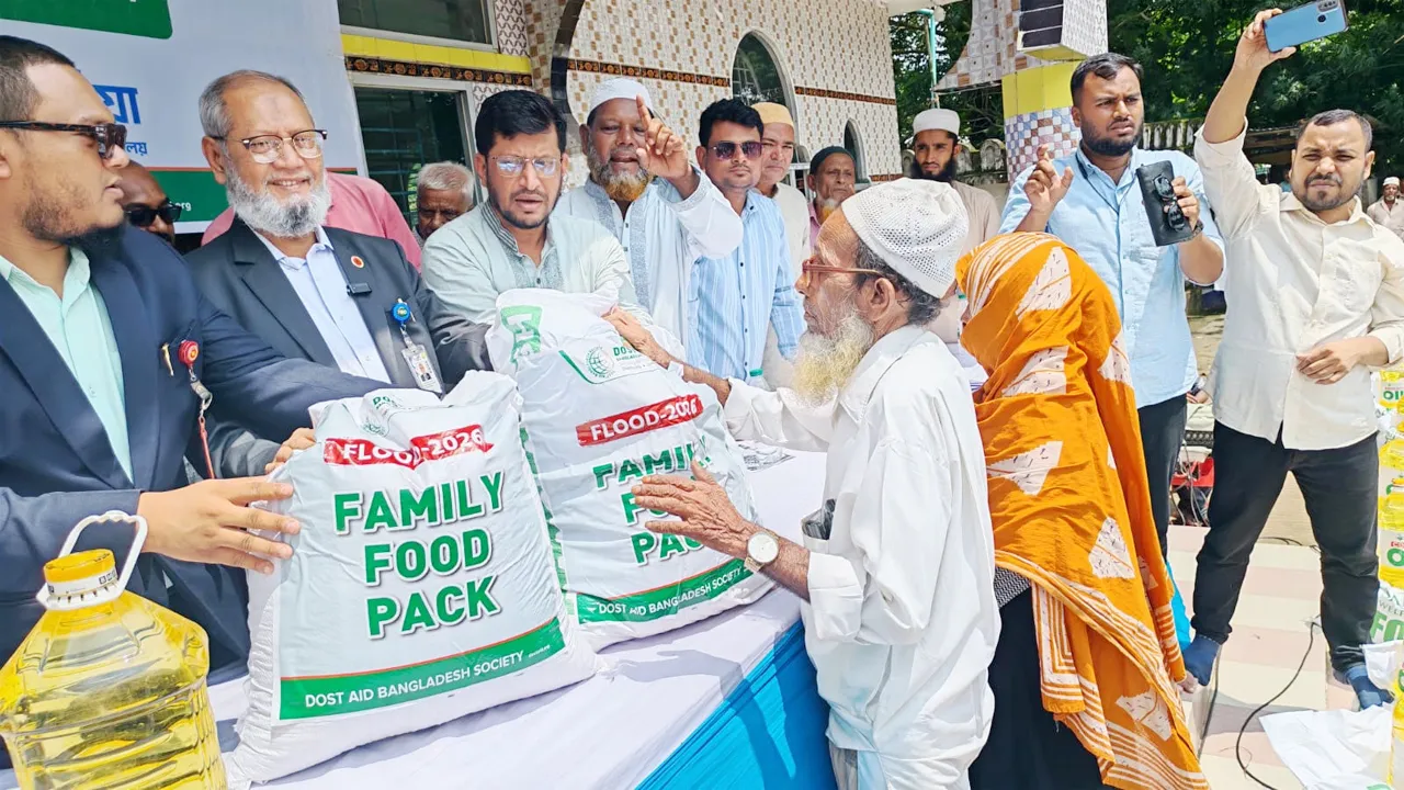‘বন্যায় ক্ষতিগ্রস্তদের পুনর্বাসনে সরকার কাজ করছে’ : ড. জাকারিয়া