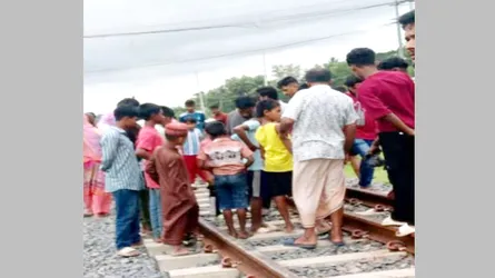 টিকটক ভিডিও বানাচ্ছিলেন যুবক, ট্রেনে কাটা পড়ে দুই পা ও হাত বিচ্ছিন্ন
