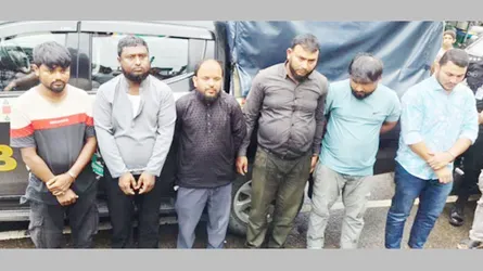 দলবেঁধে বাইক চালানোর আড়ালে ইয়াবা পাচার, গ্রেফতার ৬