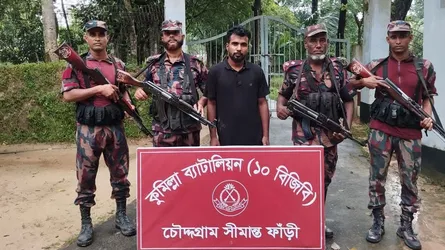 বিজিবির সাথে পতাকা বৈঠকে বাংলাদেশী যুবককে ফেরত দিলো বিএসএফ