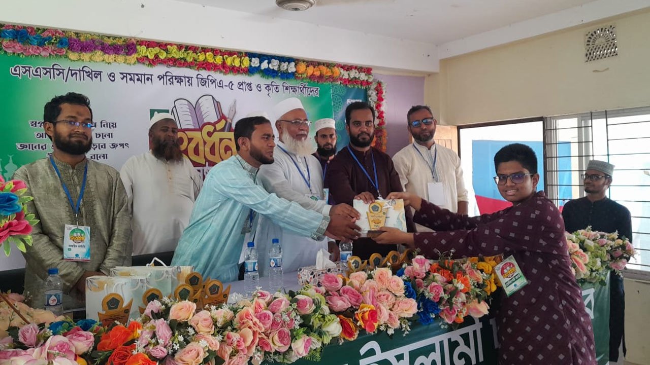 Chhatra-Shibir-welcomes-over-100-students