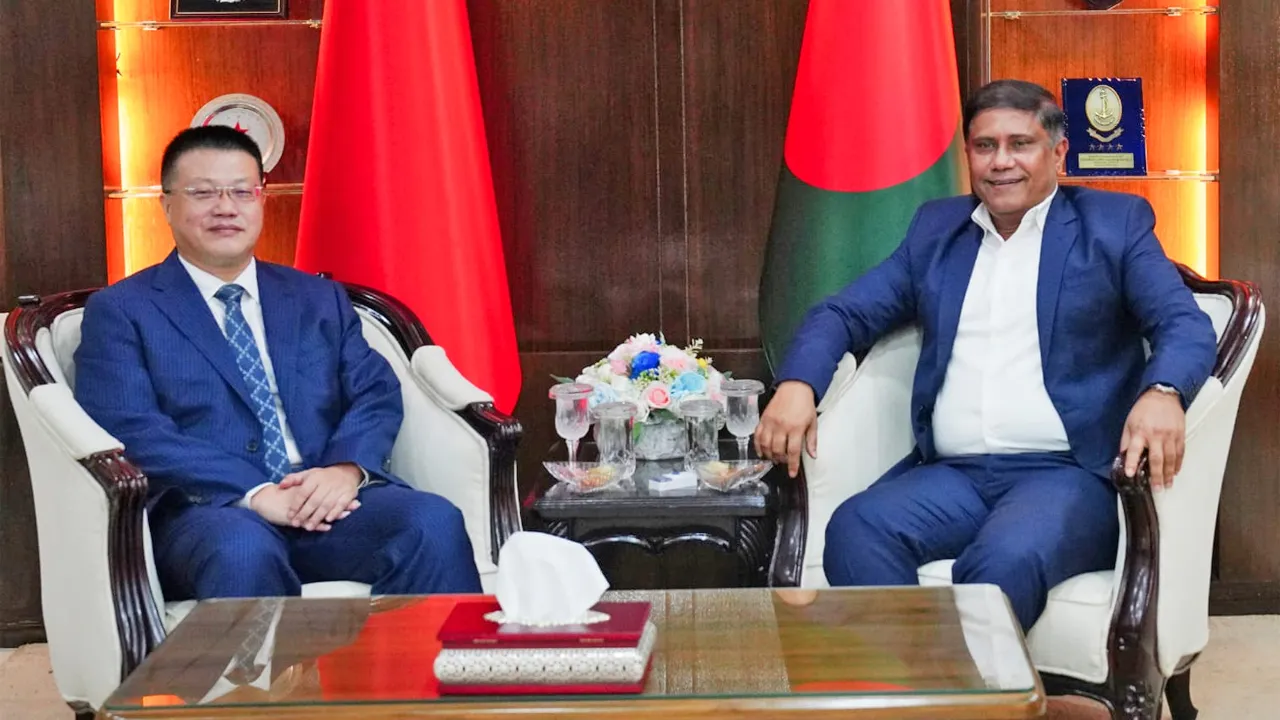 প্রধানমন্ত্রীর প্রতিরক্ষা উপদেষ্টার সাথে চীনা রাষ্ট্রদূতের সৌজন্য সাক্ষাৎ