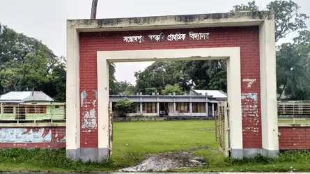 ভূমি অফিস ও স্কুলের ভূমি আছে, রাস্তা নেই