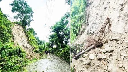 ভারী বর্ষণে পাহাড় ধসে পড়েছে চকরিয়া-লামা-আলীকদম সড়কে