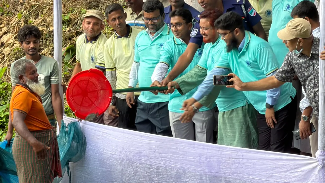 জীবননগর ও দামুড়হুদায় স্বাস্থ্যসম্মত মৎস্য উৎপাদনের আহ্বান এমপি রুহুল আমিনের