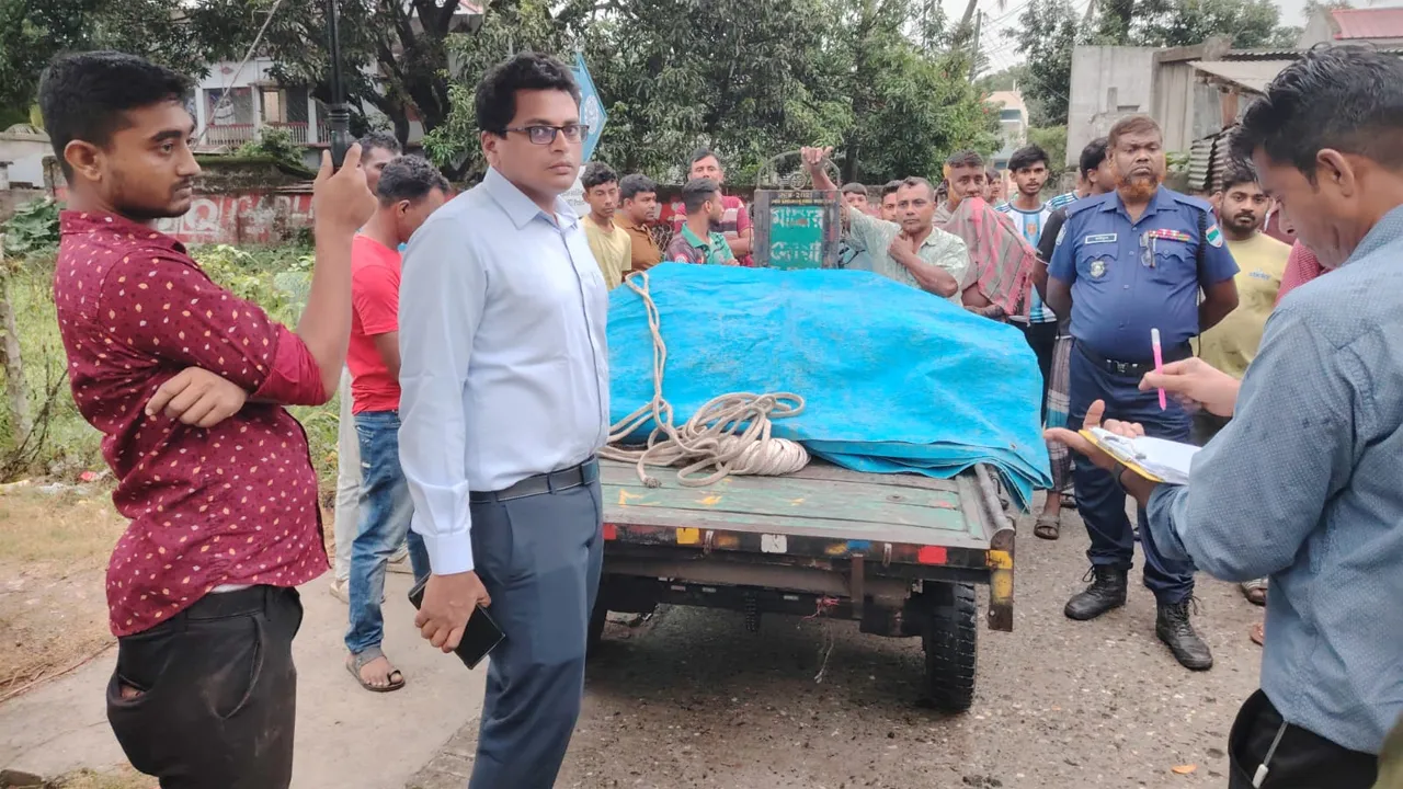 চুয়াডাঙ্গায় ওএমএসের চাল ও আটা জব্দ, বিএনপি নেতাকে অর্থদণ্ড
