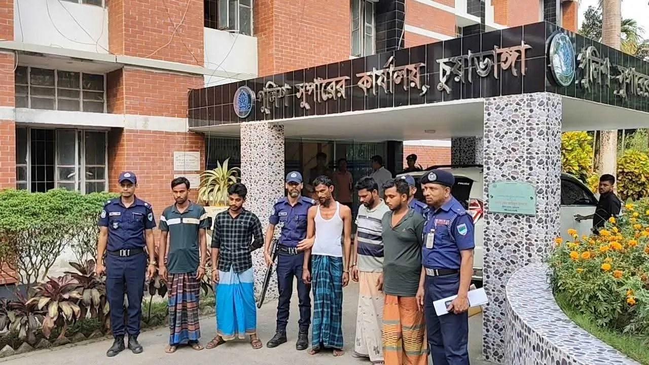 চুয়াডাঙ্গায় নারীর সহযোগিতায় আরেক নারীকে সংঘবদ্ধ ধর্ষণ, গ্রেফতার ৬