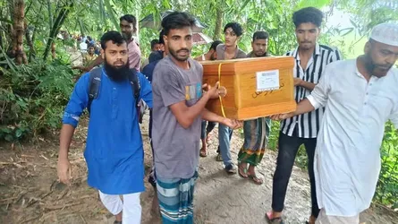 ইরাকে বিস্ফোরণে মৃত্যুর ২৫ দিন পর কফিনবন্দী হয়ে গ্রামে ফিরলেন রেজাউল
