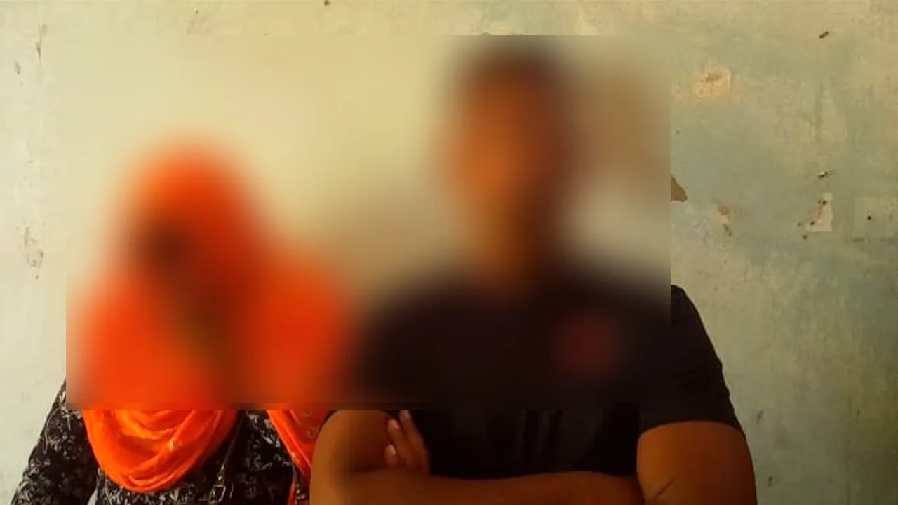 ইমোতে সম্পর্ক, চুয়াডাঙ্গায় প্রবাসীর স্ত্রীসহ আটক ২