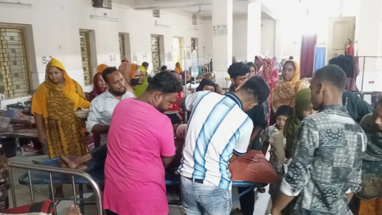 চুয়াডাঙ্গায় বিদেশগামী যুবককে কুপিয়ে জখম : নেপথ্যে চাঁদা দাবির অভিযোগ