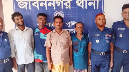 চুয়াডাঙ্গায় বৈষম্যবিরোধী ছাত্র আন্দোলনের মামলার এজাহারভুক্ত আসামিসহ গ্রেফতার ৪