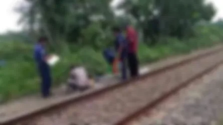 চুয়াডাঙ্গায় ক্লান্তি ও অসুস্থতায় রেললাইনে ঘুম, ট্রেনে কাটা পড়ে বৃদ্ধের মৃত্যু