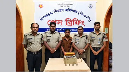 চুয়াডাঙ্গায় স্ট্যাবিলাইজারের ভেতরে ৪৯৬ অ্যাম্পুল ইনজেকশন উদ্ধার