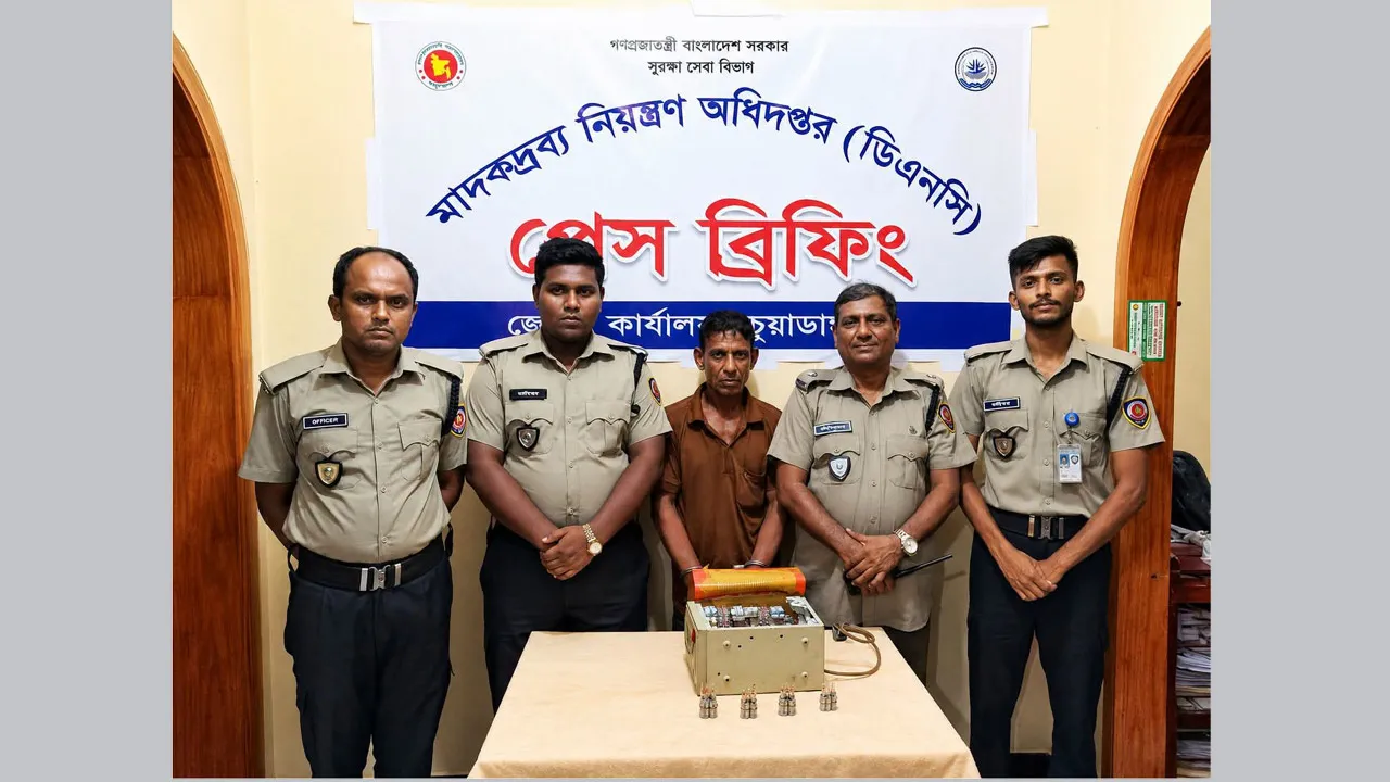 চুয়াডাঙ্গায় স্ট্যাবিলাইজারের ভেতরে ৪৯৬ অ্যাম্পুল ইনজেকশন উদ্ধার